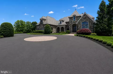 22786 Creighton Farms Dr, Leesburg, VA 20175