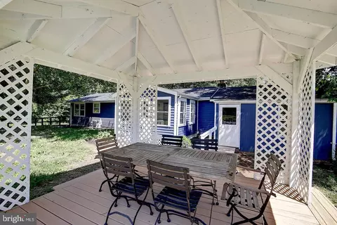 Exterior - 16119 Hampton Rd, Hamilton, VA 20158 photo 6 of 13