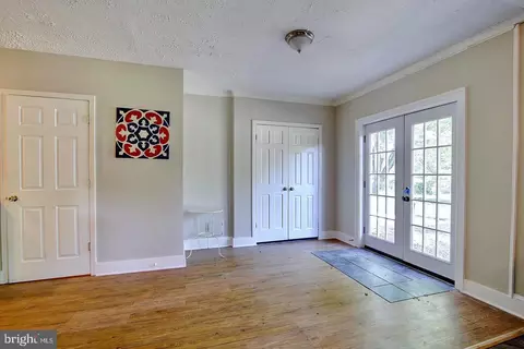 Entry Way - 16119 Hampton Rd, Hamilton, VA 20158 photo 1 of 1