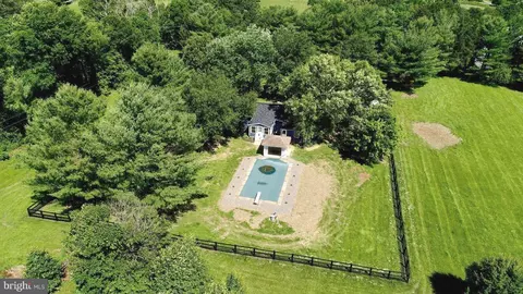Exterior - 16119 Hampton Rd, Hamilton, VA 20158 photo 13 of 13