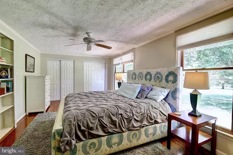 Bedroom - 16119 Hampton Rd, Hamilton, VA 20158 photo 2 of 4