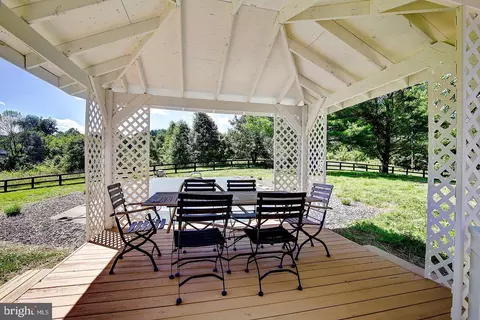 Exterior - 16119 Hampton Rd, Hamilton, VA 20158 photo 5 of 13