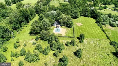 Exterior - 16119 Hampton Rd, Hamilton, VA 20158 photo 12 of 13