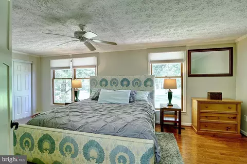 Bedroom - 16119 Hampton Rd, Hamilton, VA 20158 photo 1 of 4