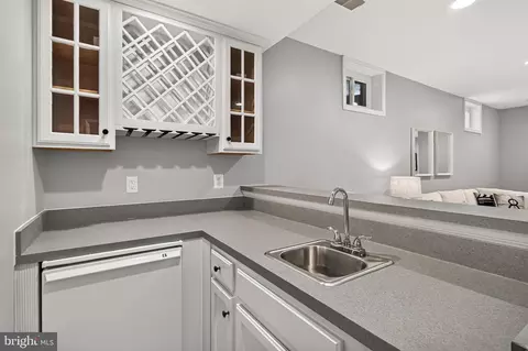 Kitchen - 42774 Glenside Dr, Brambleton, VA 20148 photo 4 of 4