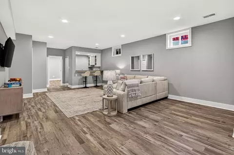 Living - 42774 Glenside Dr, Brambleton, VA 20148 photo 2 of 2