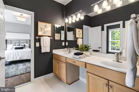 Bath - 42774 Glenside Dr, Brambleton, VA 20148 photo 4 of 5