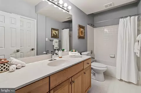 Bath - 42774 Glenside Dr, Brambleton, VA 20148 photo 5 of 5