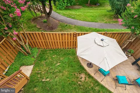 Exterior - 43498 Blacksmith Sq, Ashburn, VA 20147 photo 5 of 13