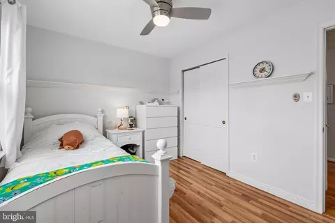 Bedroom - 43498 Blacksmith Sq, Ashburn, VA 20147 photo 6 of 6