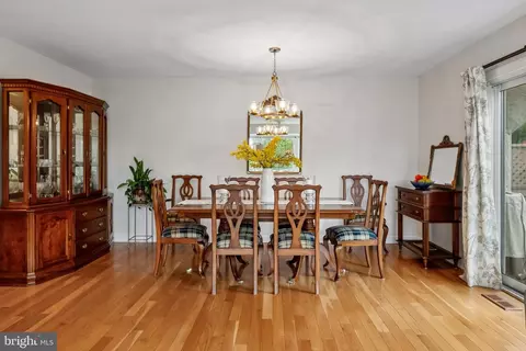 Dining - 43498 Blacksmith Sq, Ashburn, VA 20147 photo 2 of 3