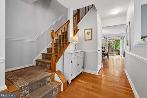 Entry Way - 43498 Blacksmith Sq, Ashburn, VA 20147 photo 3 of 5