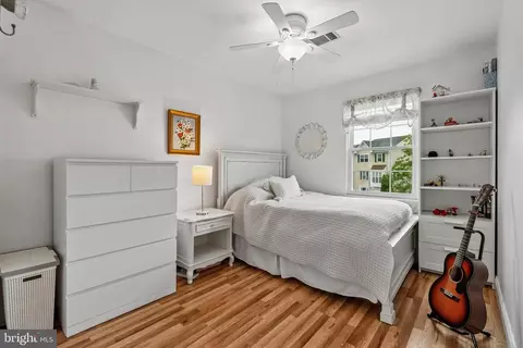 Bedroom - 43498 Blacksmith Sq, Ashburn, VA 20147 photo 3 of 6