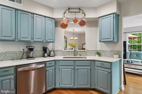 Kitchen - 43498 Blacksmith Sq, Ashburn, VA 20147 photo 4 of 4