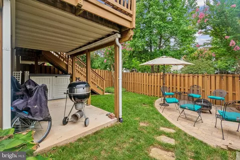 Exterior - 43498 Blacksmith Sq, Ashburn, VA 20147 photo 6 of 13