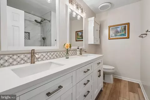 Bath - 43498 Blacksmith Sq, Ashburn, VA 20147 photo 2 of 5