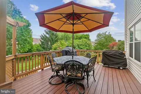 Exterior - 43498 Blacksmith Sq, Ashburn, VA 20147 photo 4 of 13