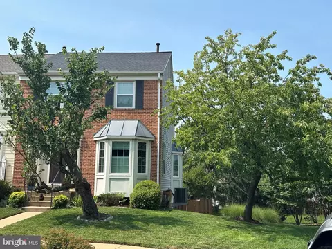 Exterior - 43498 Blacksmith Sq, Ashburn, VA 20147 photo 2 of 13