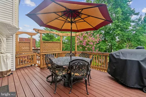 Exterior - 43498 Blacksmith Sq, Ashburn, VA 20147 photo 3 of 13
