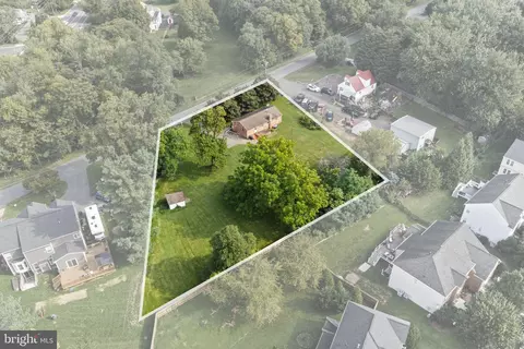 2 Quarter Branch Rd, Lovettsville, VA 20180