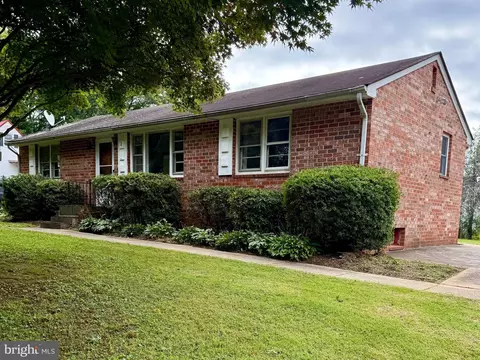 2 Quarter Branch Rd, Lovettsville, VA 20180