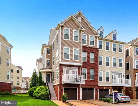 42203 Shorecrest Ter, Aldie, VA 20105
