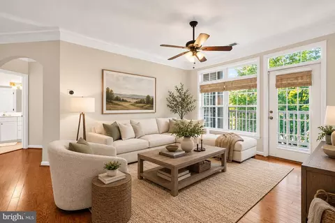 514 Sunset View Ter SE #207, Leesburg, VA 20175