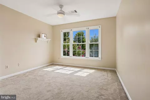 Bedroom - 20547 Ringold Dr, Ashburn, VA 20147 photo 3 of 5