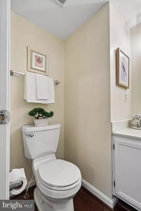 Bath - 20547 Ringold Dr, Ashburn, VA 20147 photo 2 of 10