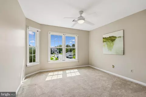 Bedroom - 20547 Ringold Dr, Ashburn, VA 20147 photo 4 of 5