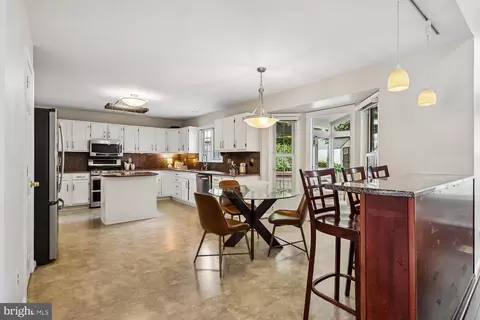 Kitchen - 20547 Ringold Dr, Ashburn, VA 20147 photo 2 of 8