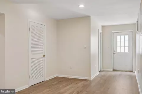 Entry Way - 20547 Ringold Dr, Ashburn, VA 20147 photo 7 of 7