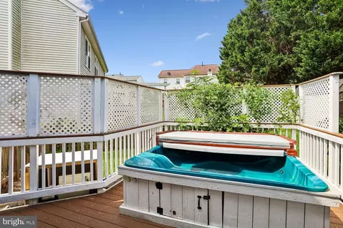 Exterior - 20547 Ringold Dr, Ashburn, VA 20147 photo 9 of 26