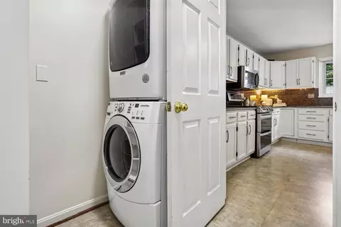 Other - 20547 Ringold Dr, Ashburn, VA 20147 photo 10 of 35