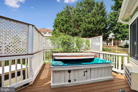 Exterior - 20547 Ringold Dr, Ashburn, VA 20147 photo 10 of 26