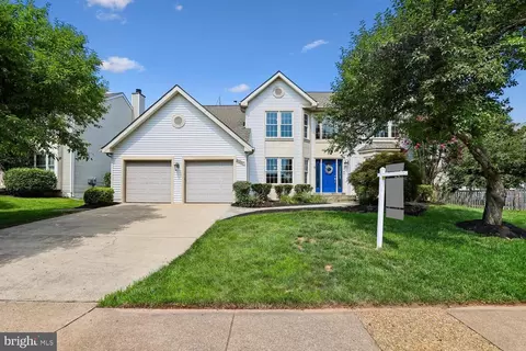Exterior - 20547 Ringold Dr, Ashburn, VA 20147 photo 4 of 26