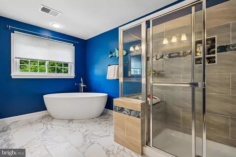 Bath - 20547 Ringold Dr, Ashburn, VA 20147 photo 6 of 10