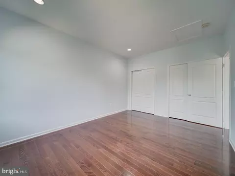 Bedroom - 43320 Barnstead Dr, Ashburn, VA 20148 photo 4 of 16