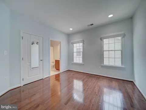 Bedroom - 43320 Barnstead Dr, Ashburn, VA 20148 photo 10 of 16