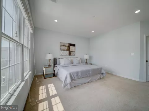 Bedroom - 43320 Barnstead Dr, Ashburn, VA 20148 photo 6 of 16