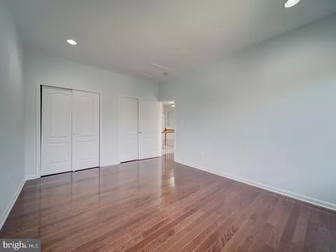Bedroom - 43320 Barnstead Dr, Ashburn, VA 20148 photo 3 of 16