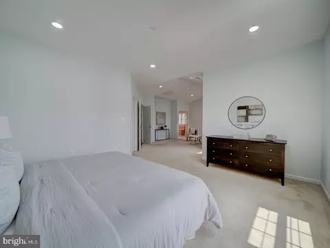 Bedroom - 43320 Barnstead Dr, Ashburn, VA 20148 photo 7 of 16