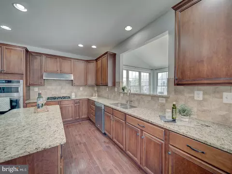 Kitchen - 43320 Barnstead Dr, Ashburn, VA 20148 photo 1 of 10