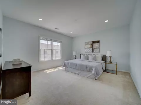 Bedroom - 43320 Barnstead Dr, Ashburn, VA 20148 photo 5 of 16