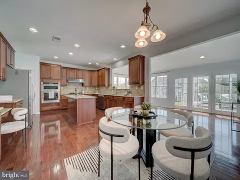 Dining - 43320 Barnstead Dr, Ashburn, VA 20148 photo 8 of 12