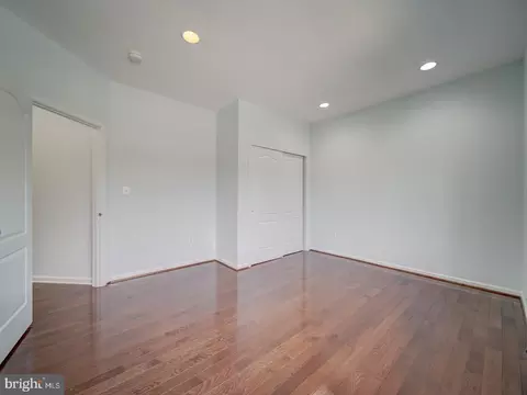 Bedroom - 43320 Barnstead Dr, Ashburn, VA 20148 photo 13 of 16