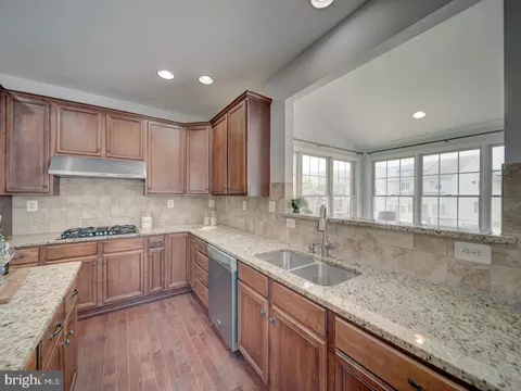 Kitchen - 43320 Barnstead Dr, Ashburn, VA 20148 photo 3 of 10
