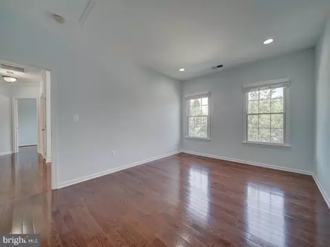 Bedroom - 43320 Barnstead Dr, Ashburn, VA 20148 photo 2 of 16