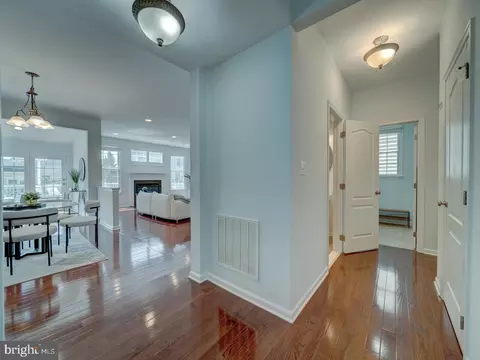 Entry Way - 43320 Barnstead Dr, Ashburn, VA 20148 photo 4 of 8