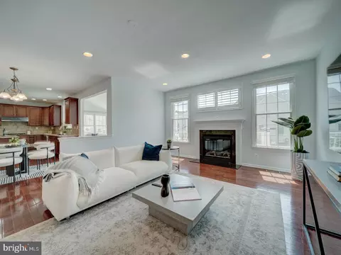 Living - 43320 Barnstead Dr, Ashburn, VA 20148 photo 9 of 14